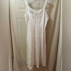 Vintage Bari White Lace Slip Nightgown Antron Nylon Size 38 Lingerie